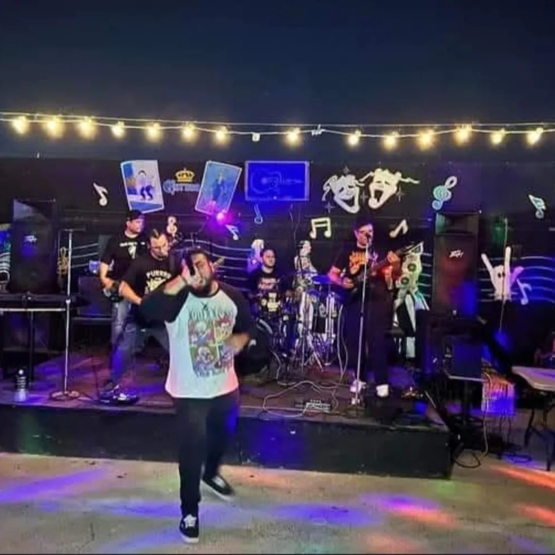 Black Light División en vivo