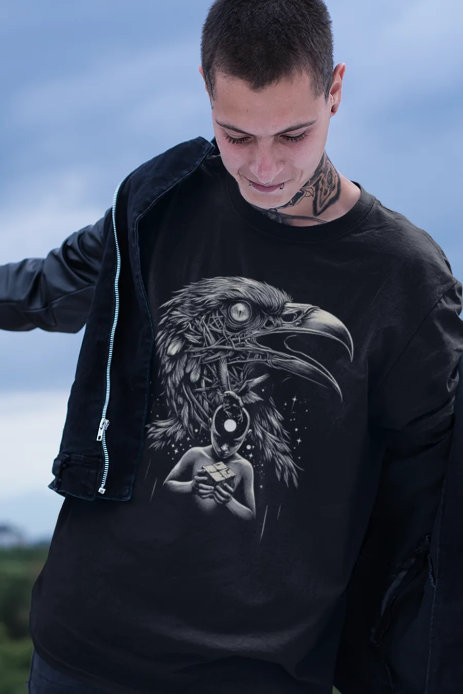 Playera Enigma del Cuervo de AzTech Metal