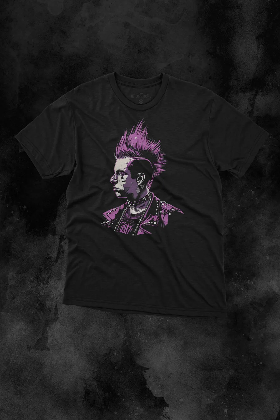 Playera negro Ícono Punk puesta, diseño de metal de AzTech